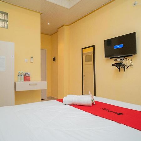 RedDoorz Plus Syariah near Pasar Turi Surabaya Luaran gambar