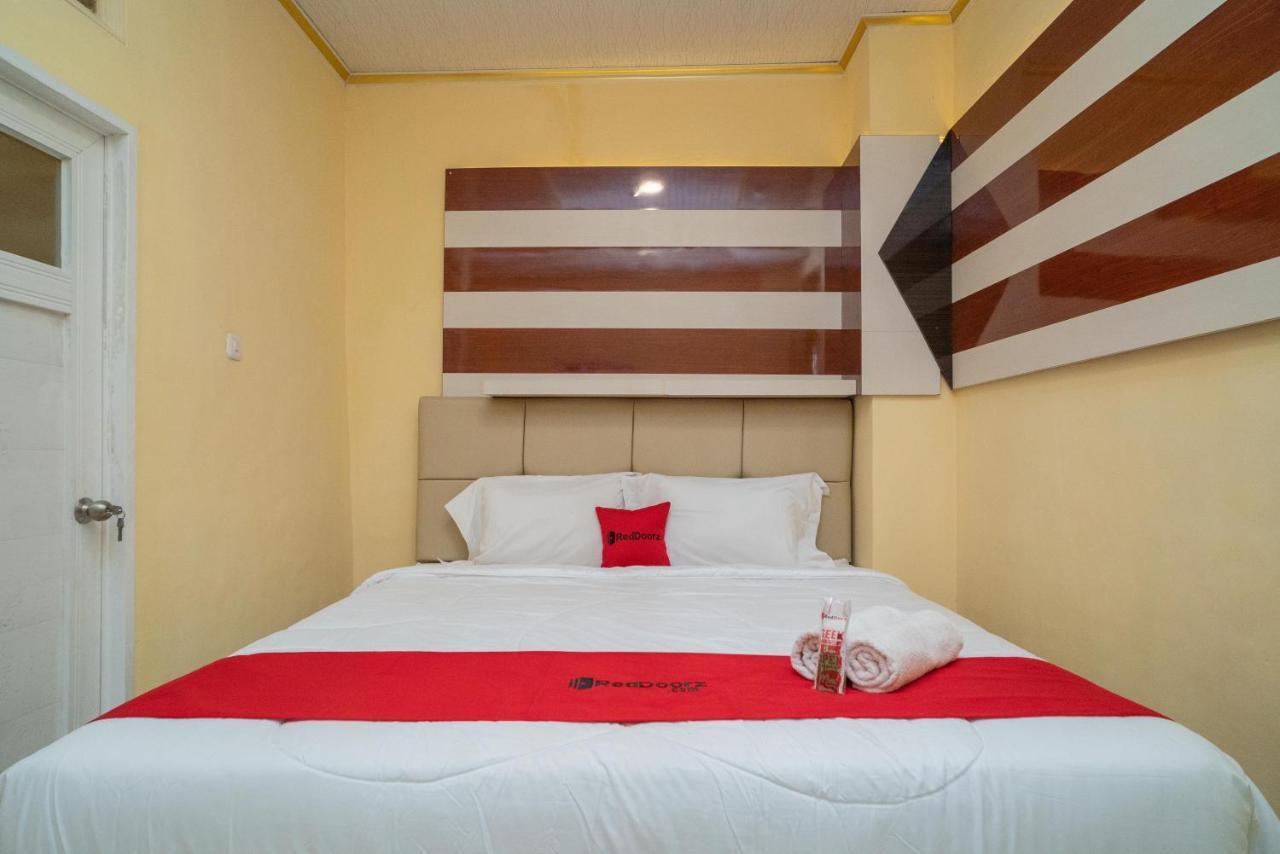 RedDoorz Plus Syariah near Pasar Turi Surabaya Luaran gambar