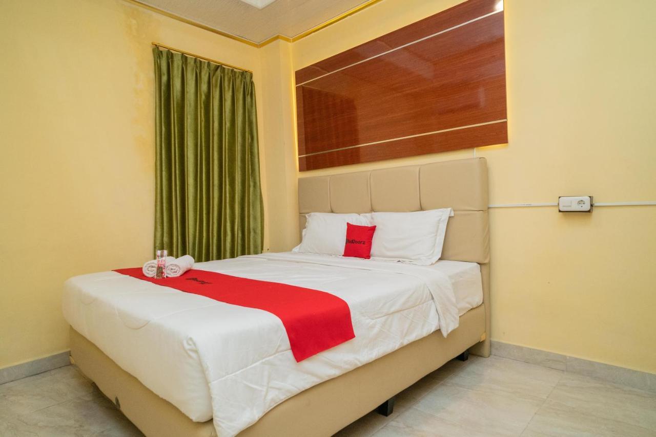 RedDoorz Plus Syariah near Pasar Turi Surabaya Luaran gambar