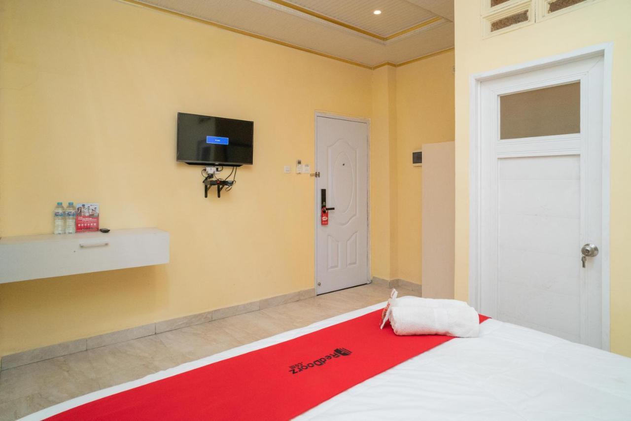 RedDoorz Plus Syariah near Pasar Turi Surabaya Luaran gambar