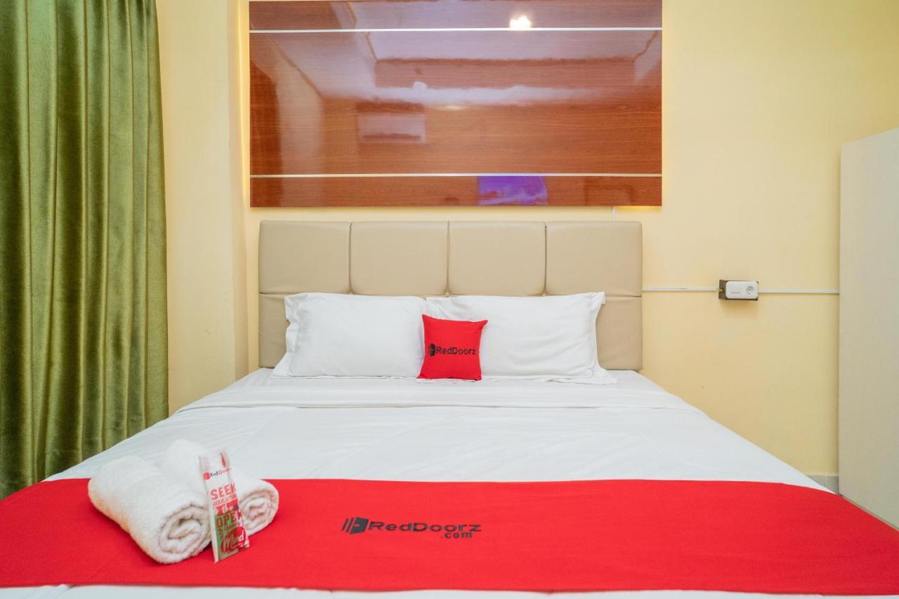 RedDoorz Plus Syariah near Pasar Turi Surabaya Luaran gambar